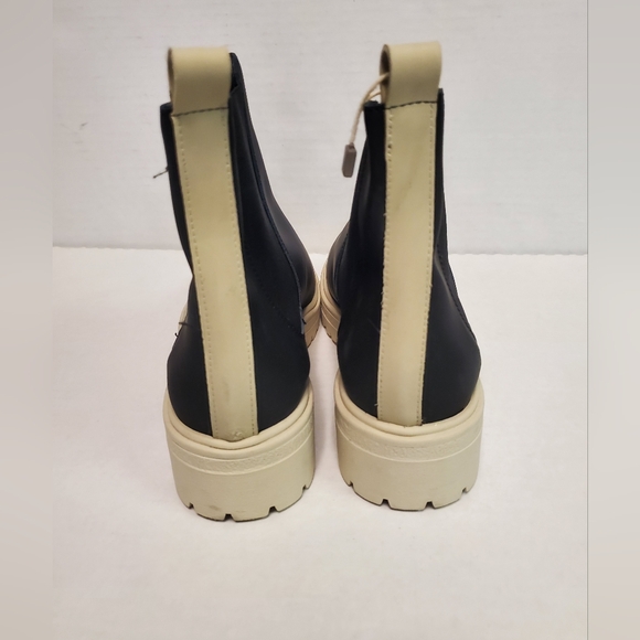 NILA & Nila BLACK slip on ankle boots womans size 39 with white trim NWT LEATHER - Picture 4 of 10